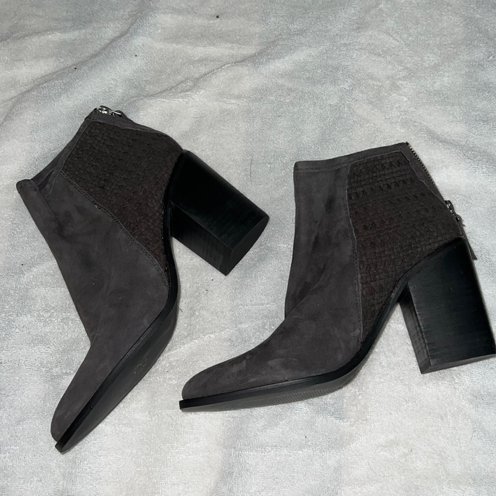 NWOT Steve Madden grey revelation ankle boots